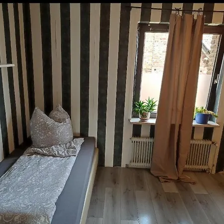 Alte Backstube Mit 3 Ferienwohnungen Eingerichtet Fuer Monteure Und Firmen Lügde Exterior foto